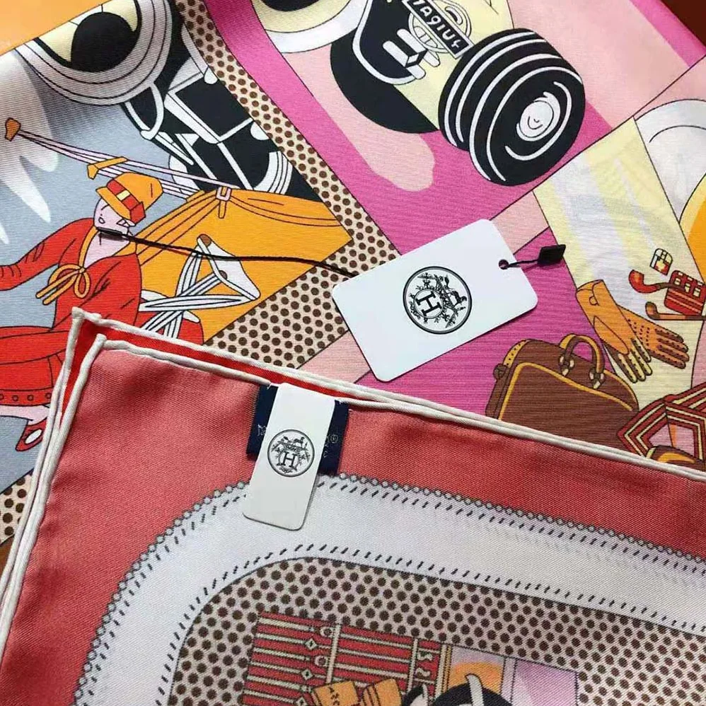 Hermes Confort en Automobile Scarf 70 in Silk Twill with Hand-Rolled Edges for Women in Red