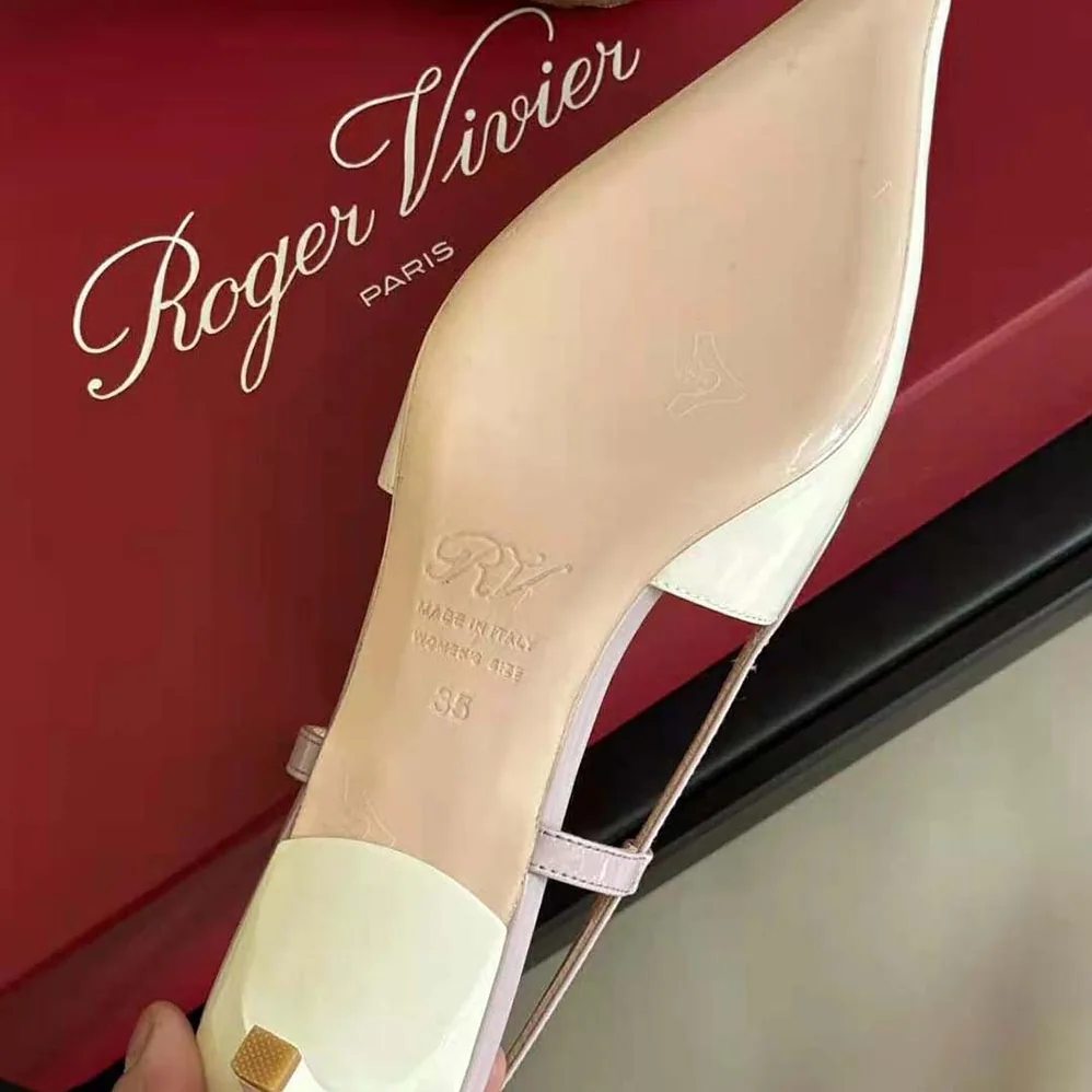 Roger Vivier Viv' Canard Slingback Pumps in Patent Leather for Women in Pink Roger Vivier Viv' Canard Slingback Pumps in Patent Leather for Women in Pink