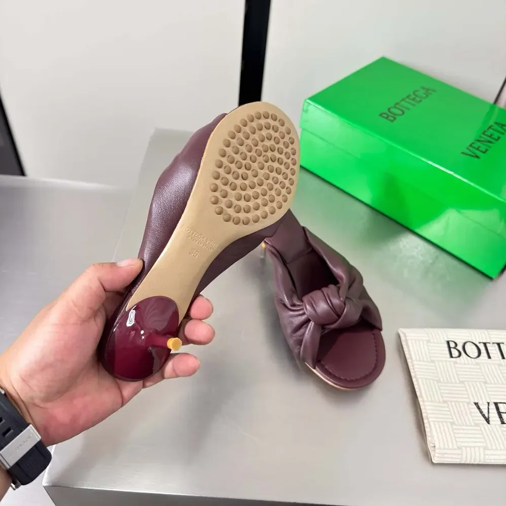 Bottega Veneta Cherry Mule in Supple Nappa Leather for Women in Deep Mahogany