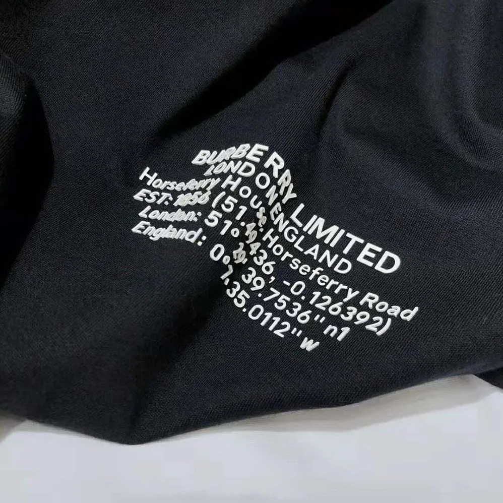 Burberry Location Print Cotton Oversized T-shirt for Men in Black