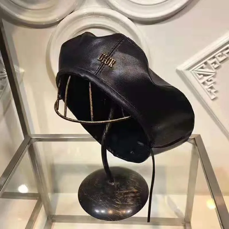 Dior Dior Dream Leather Beret for Women in Black Dior Dior Dream Leather Beret for Women in Black
