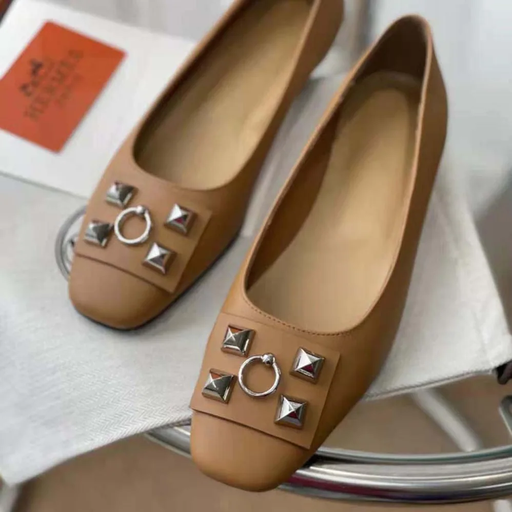 Hermes Danseuse Ballet Flat in Calfskin Leather for Women in Brown