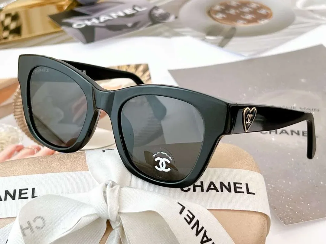 Chanel Round Sunglasses Dark Blue And Gold