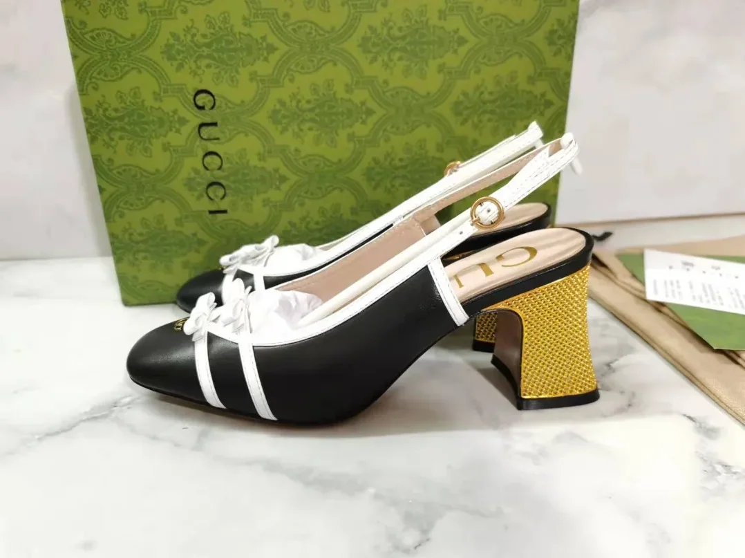 Gucci Two for Women in Tone Bow Pumps Black