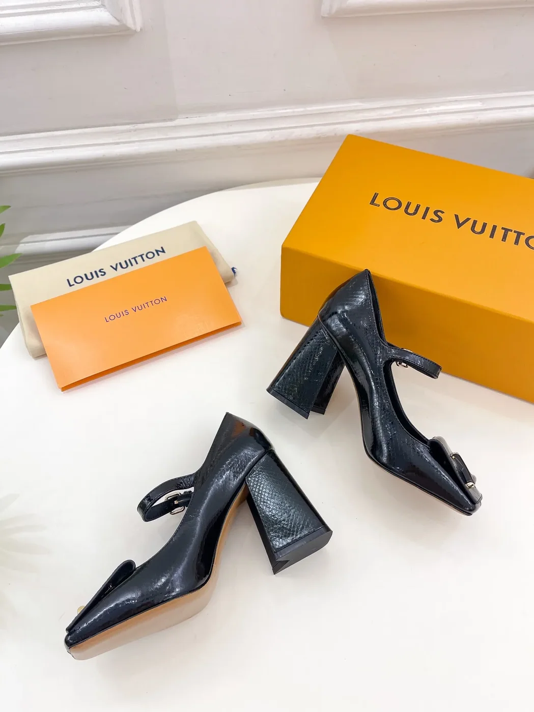 Louis Vuitton Pump Black / 1AACFK Louis Vuitton Pump Black / 1AACFK