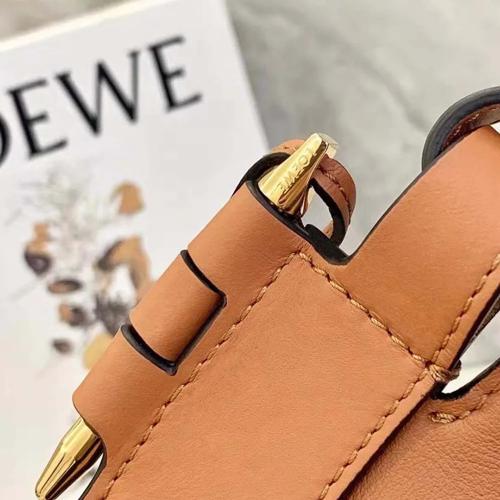 Loewe Horseshoe Bag in Nappa Calfskin for Women in Brown