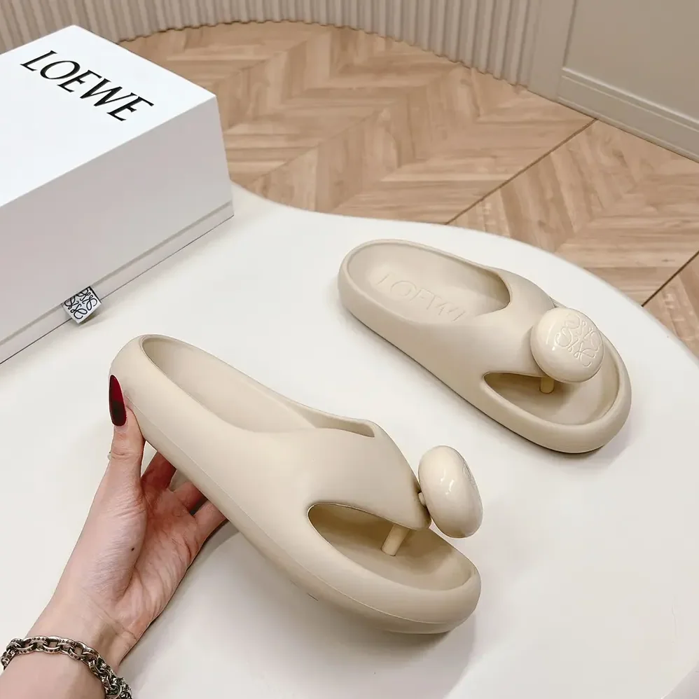 Loewe Foam Pebble Sandal for Women in White