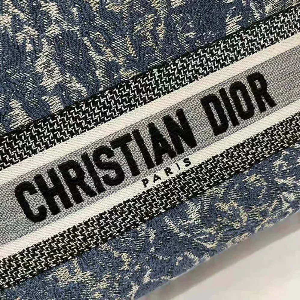Dior Medium Lady D-Lite Bag Blue Dior Brocart Denim for Women in Effect Embroidery