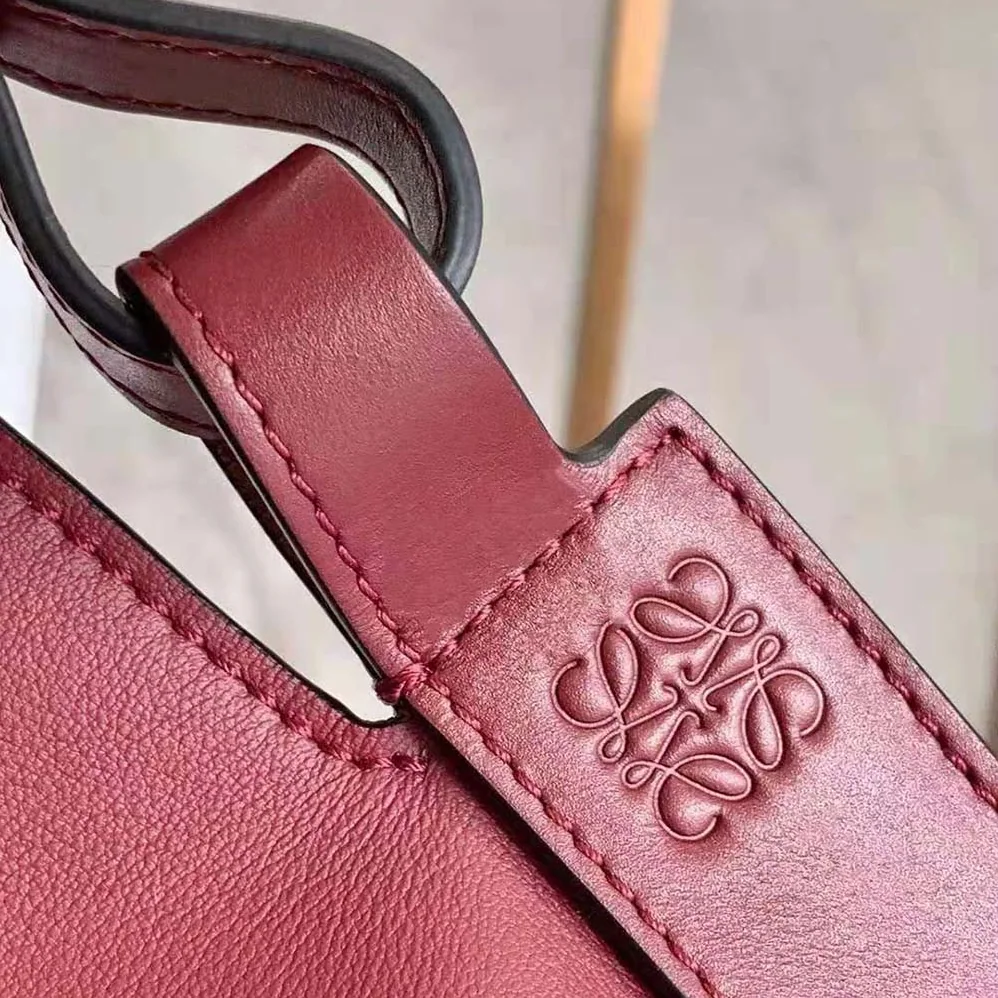 Loewe Horseshoe Bag in Nappa Calfskin for Women in Maroon