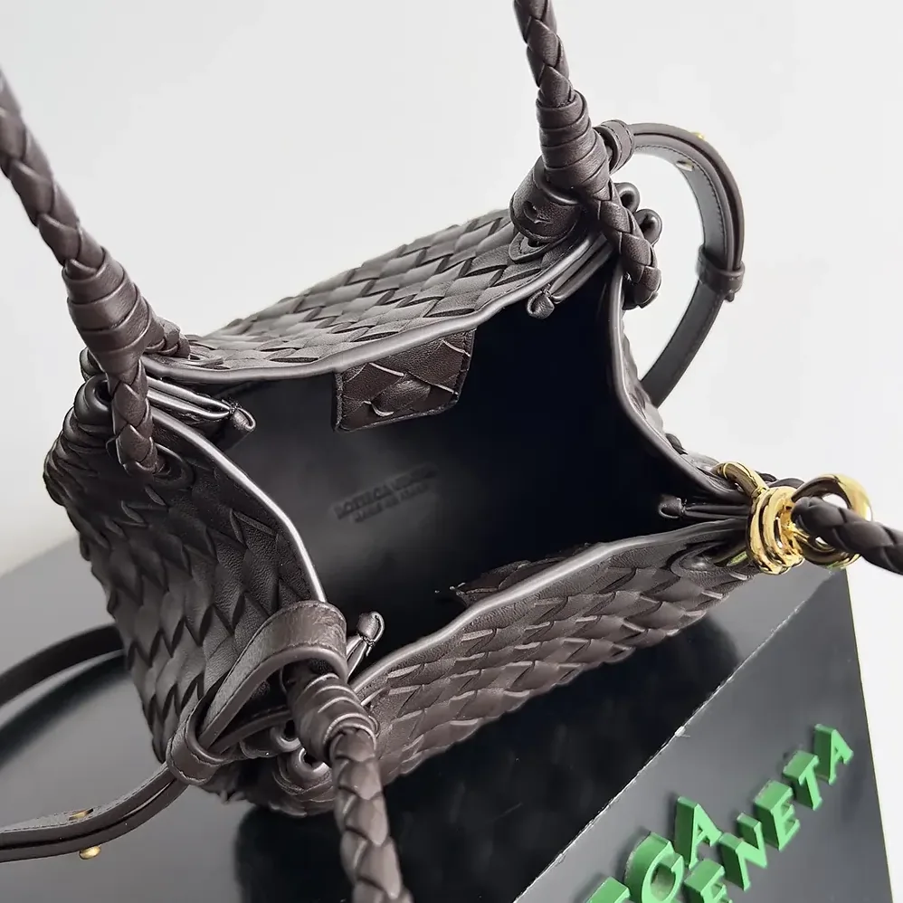 Bottega Veneta Small Andiamo Parachute for Women in Black Bottega Veneta Small Andiamo Parachute for Women in Black