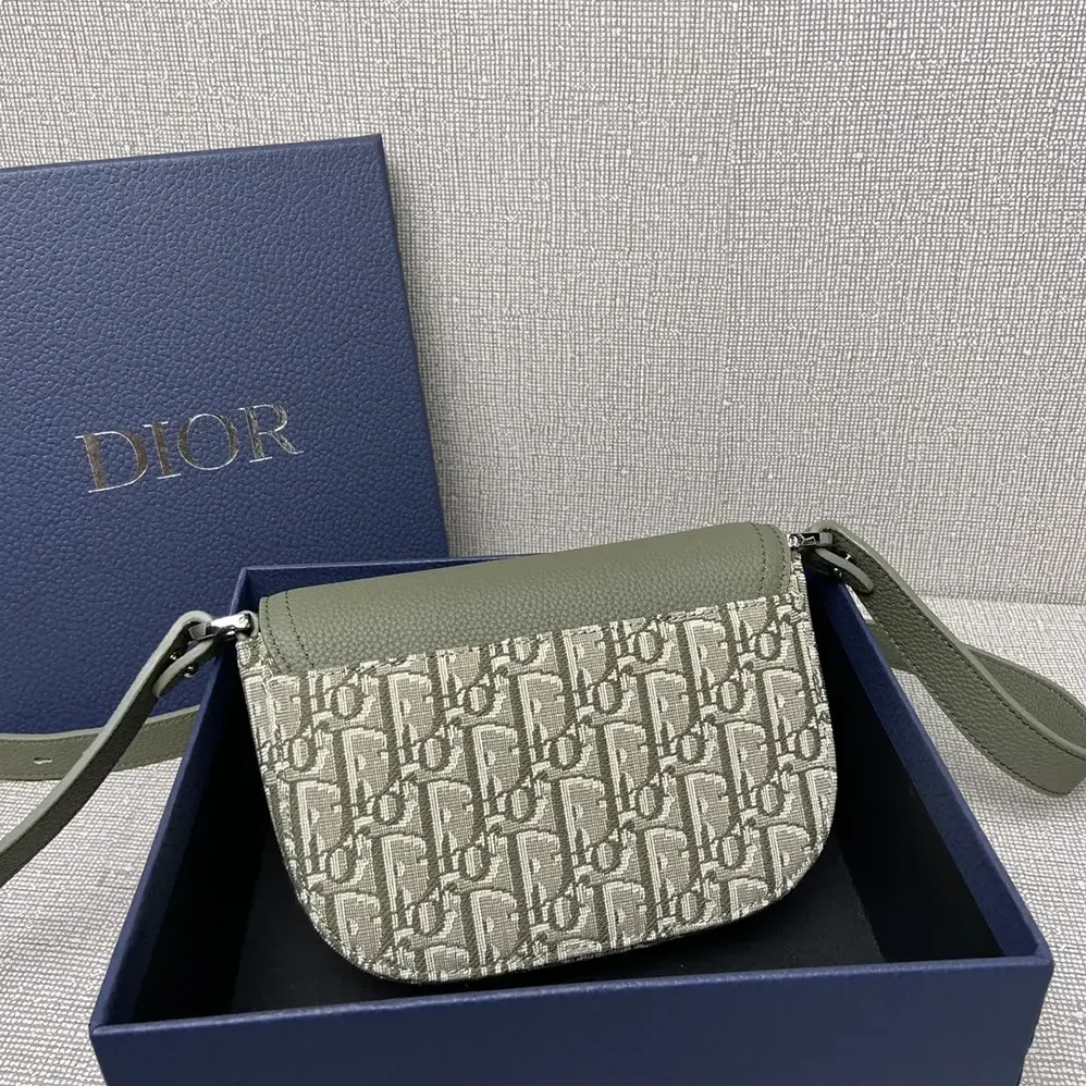 Dior Mini Saddle Messenger Bag with Flap Khaki Dior Oblique Jacquard for Men Dior Mini Saddle Messenger Bag with Flap Khaki Dior Oblique Jacquard for Men