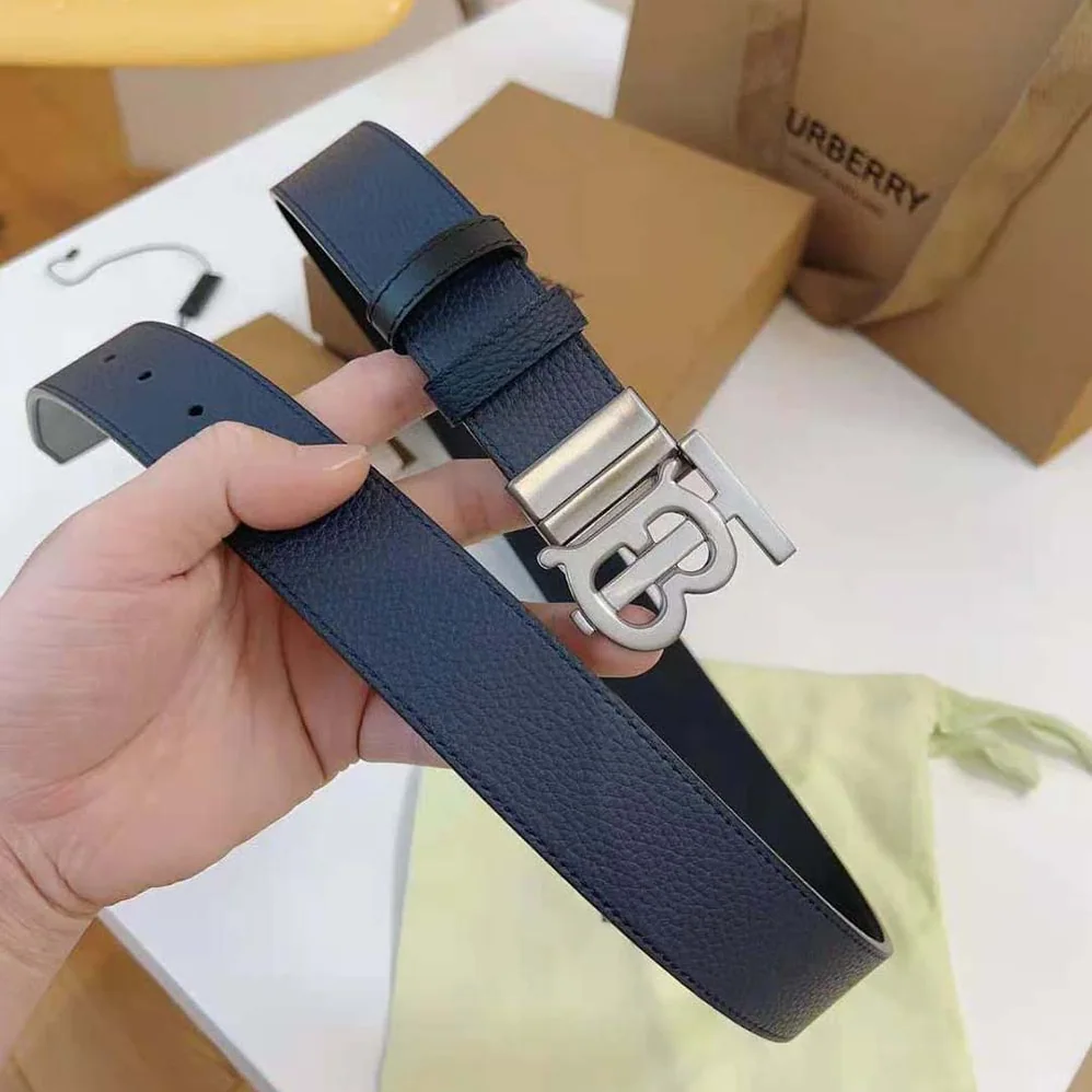 Burberry Reversible Leather TB Belt for Men in Navy Burberry Reversible Leather TB Belt for Men in Navy