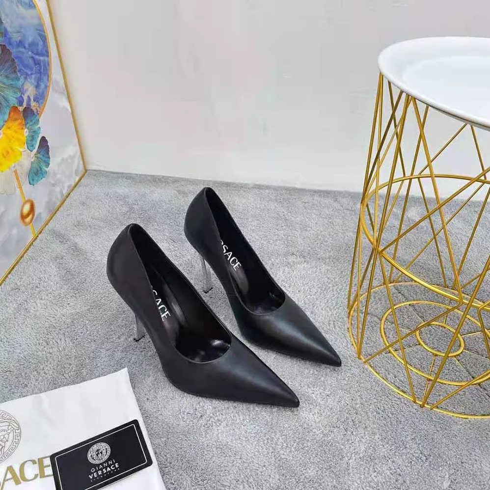 Versace Pin-Point Pumps in Calf leather for Women in Black