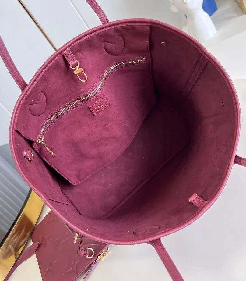 Louis Vuitton Neverfull MM Tote Bag in Wine Gold Hardware
