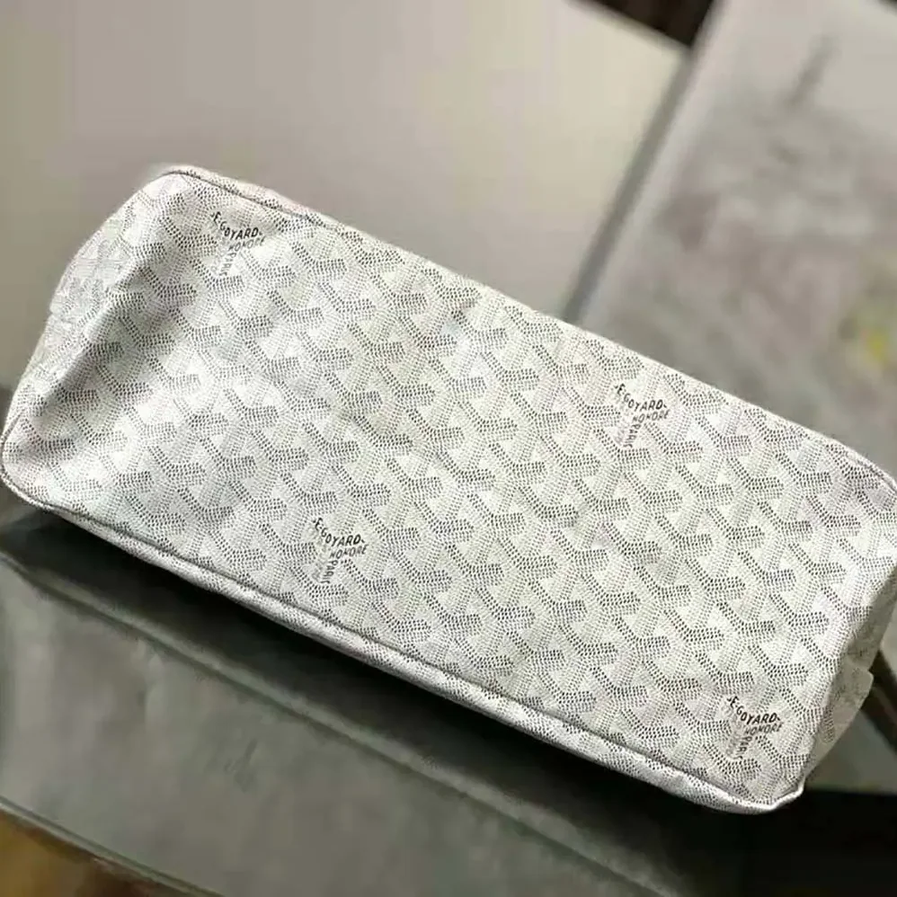 Goyard Bohème Hobo Bag for Unisex in White Goyard Bohème Hobo Bag for Unisex in White
