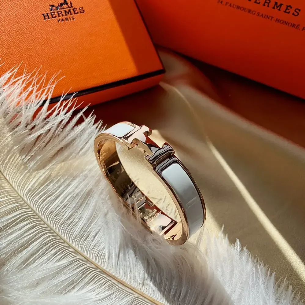 Hermes Clic H Bracelet for Unisex in White Hermes Clic H Bracelet for Unisex in White