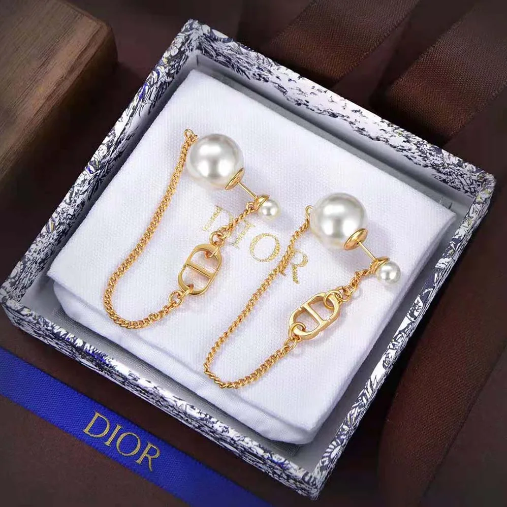 Dior 30 Tribales Earrings Gold-Finish Metal and White Resin Pearls for Women Dior 30 Tribales Earrings Gold-Finish Metal and White Resin Pearls for Women