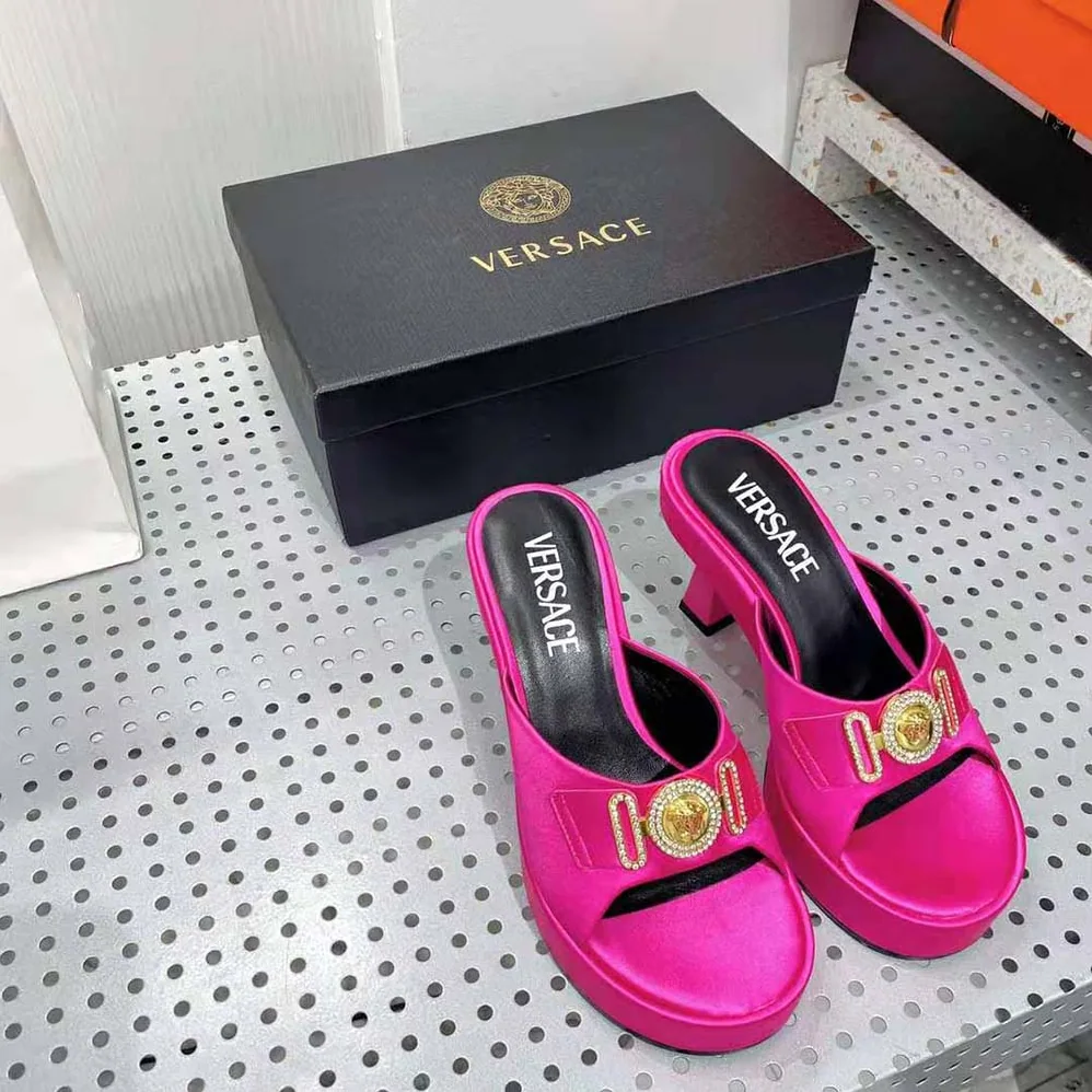 Versace Medusa Biggie Mules in 85mm Heel Height for Women in Pink Versace Medusa Biggie Mules in 85mm Heel Height for Women in Pink
