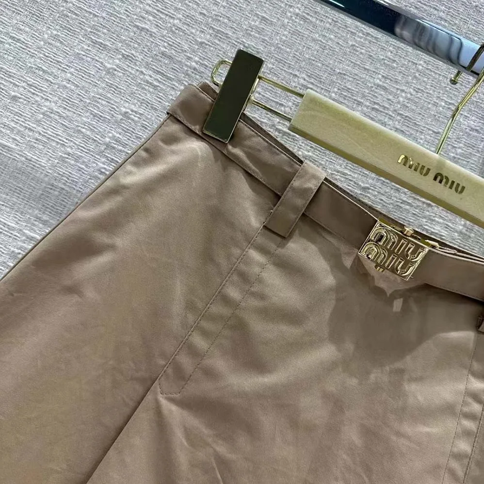 Miu Miu Chino Miniskirt with Logo Decorating the Buckle for Women Miu Miu Chino Miniskirt with Logo Decorating the Buckle for Women