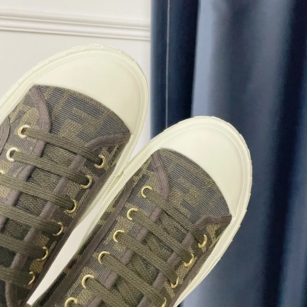 Fendi Domino White FF Fabric Low-Tops 8E8325AJZXF1GQF Fendi Domino White FF Fabric Low-Tops 8E8325AJZXF1GQF