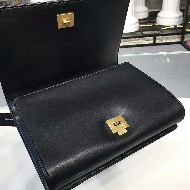 Dolce Gabbana D&G Medium Devotion Bag Quilted Nappa Leather for Women in Black Dolce Gabbana D&G Medium Devotion Bag Quilted Nappa Leather for Women in Black