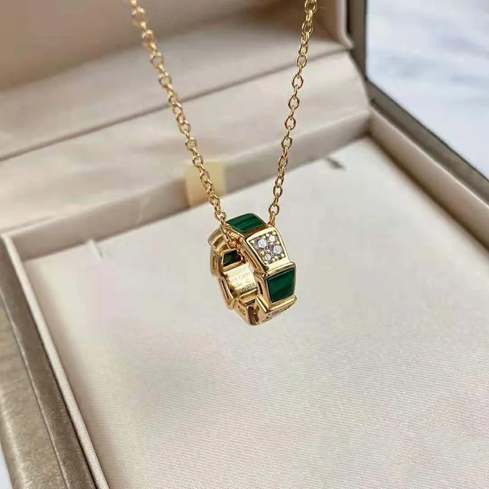 Bvlgari Serpenti Viper 18 KT Rose Gold Necklace Set with Malachite Elements for Women Bvlgari Serpenti Viper 18 KT Rose Gold Necklace Set with Malachite Elements for Women
