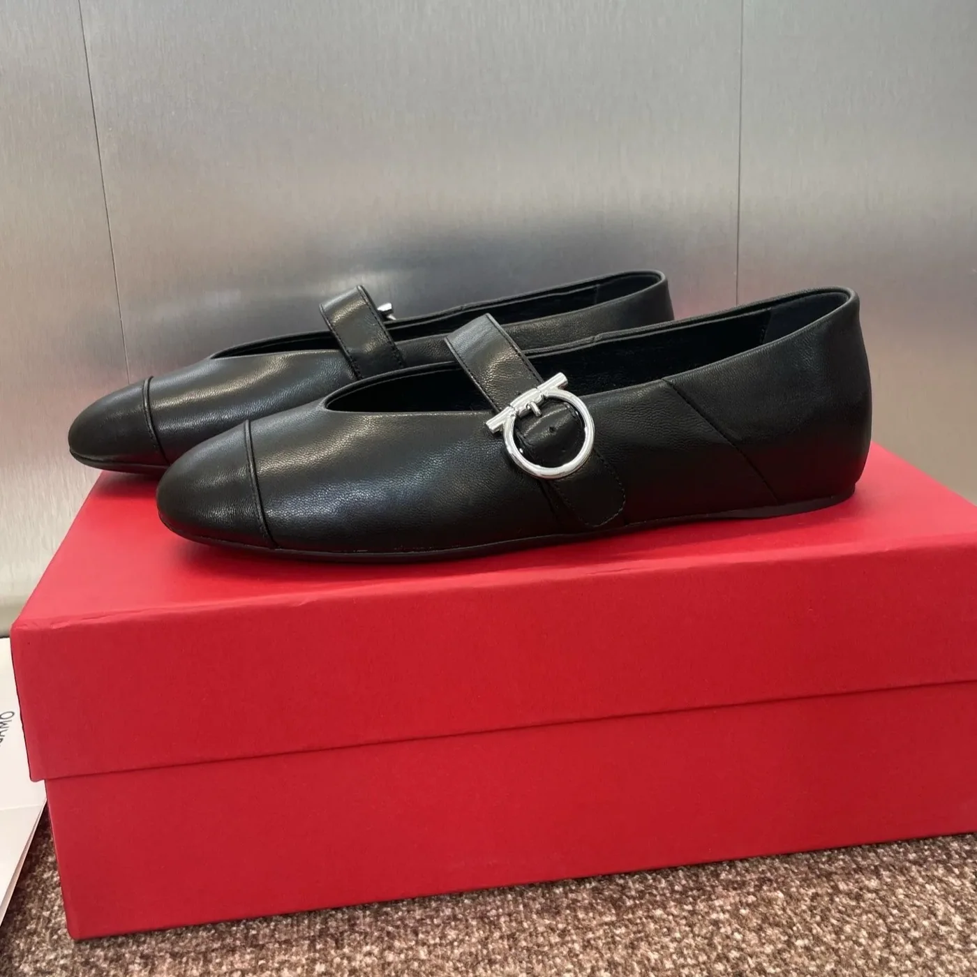 Ferragamo Gancini Ballet Flat Black 01J947