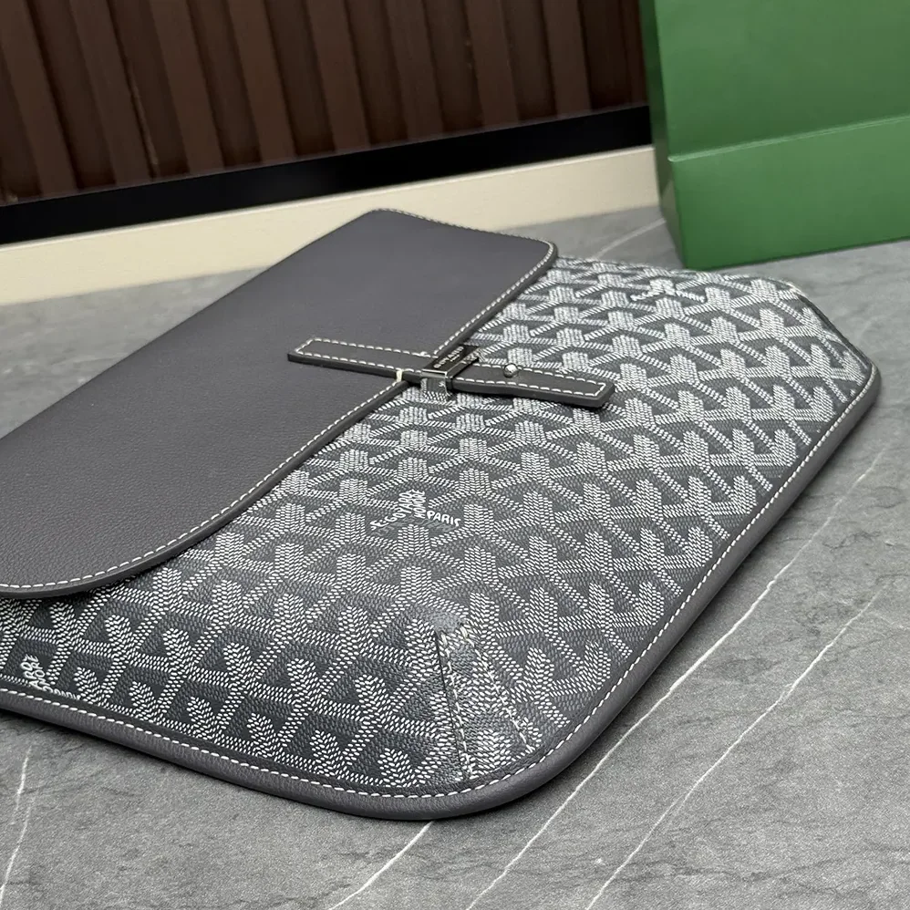 Goyard Coursier Messenger Bag for Unisex in Grey