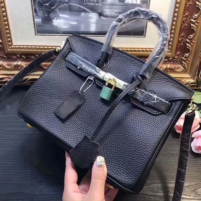 Hermes Birkin 25 Bag in Togo Leather with Gold Hardware in Black