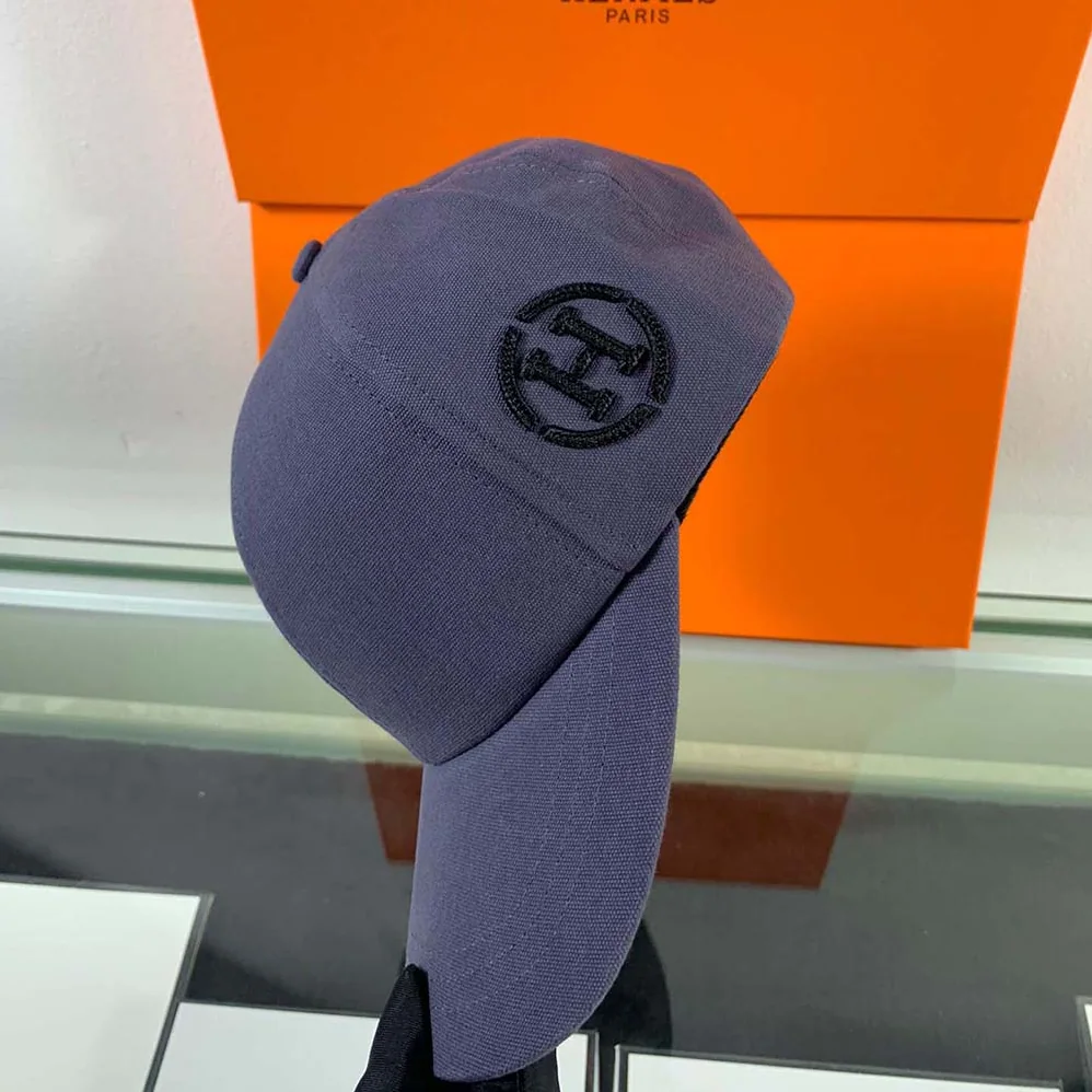Hermes Miles H Circle Cap in Stretch Cotton for Men in Navy Hermes Miles H Circle Cap in Stretch Cotton for Men in Navy