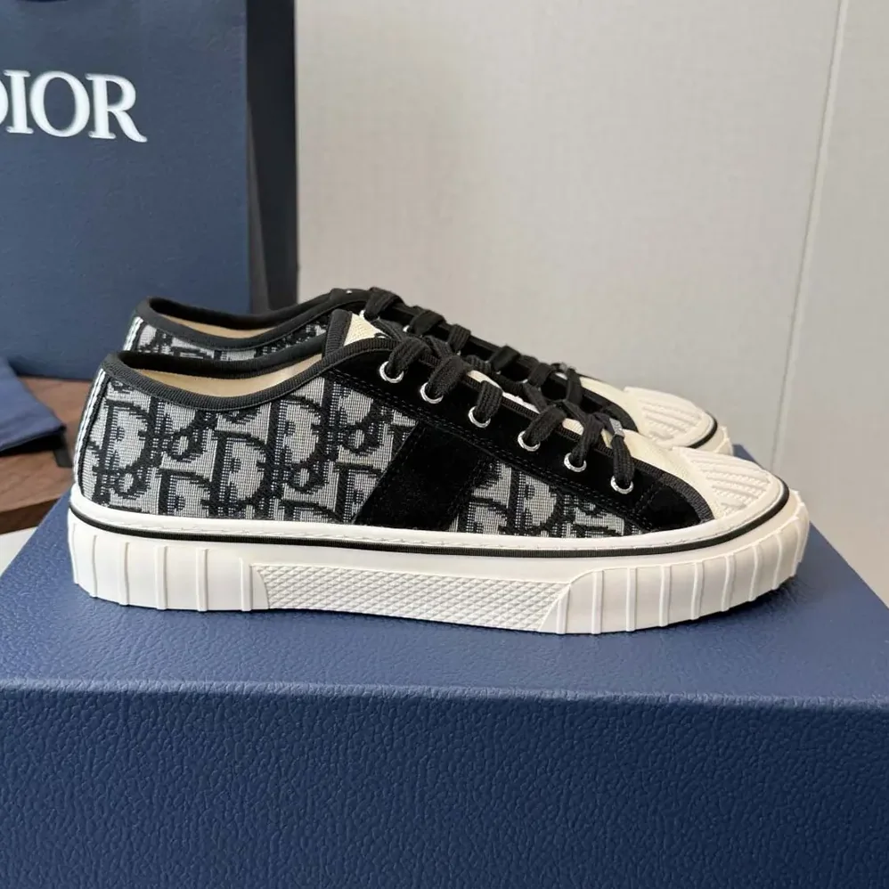 Dior Hooper Low-Top Sneaker Beige and Blue Dior Oblique Jacquard and Black Suede Calfskin for Unisex Dior Hooper Low-Top Sneaker Beige and Blue Dior Oblique Jacquard and Black Suede Calfskin for Unisex