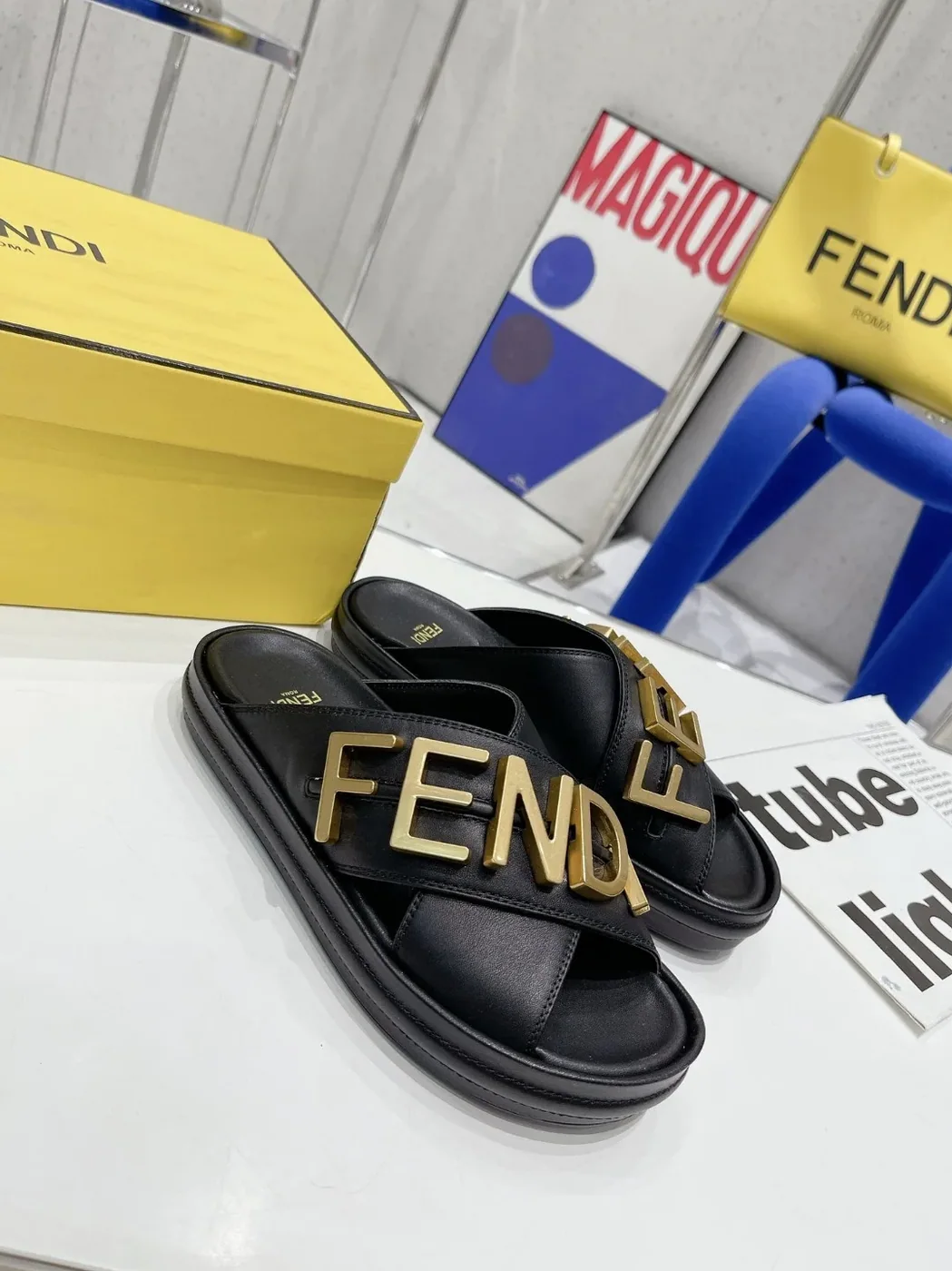 Fendi Graphy Black FF 8X8289AI1RF1H1K Fendi Graphy Black FF 8X8289AI1RF1H1K
