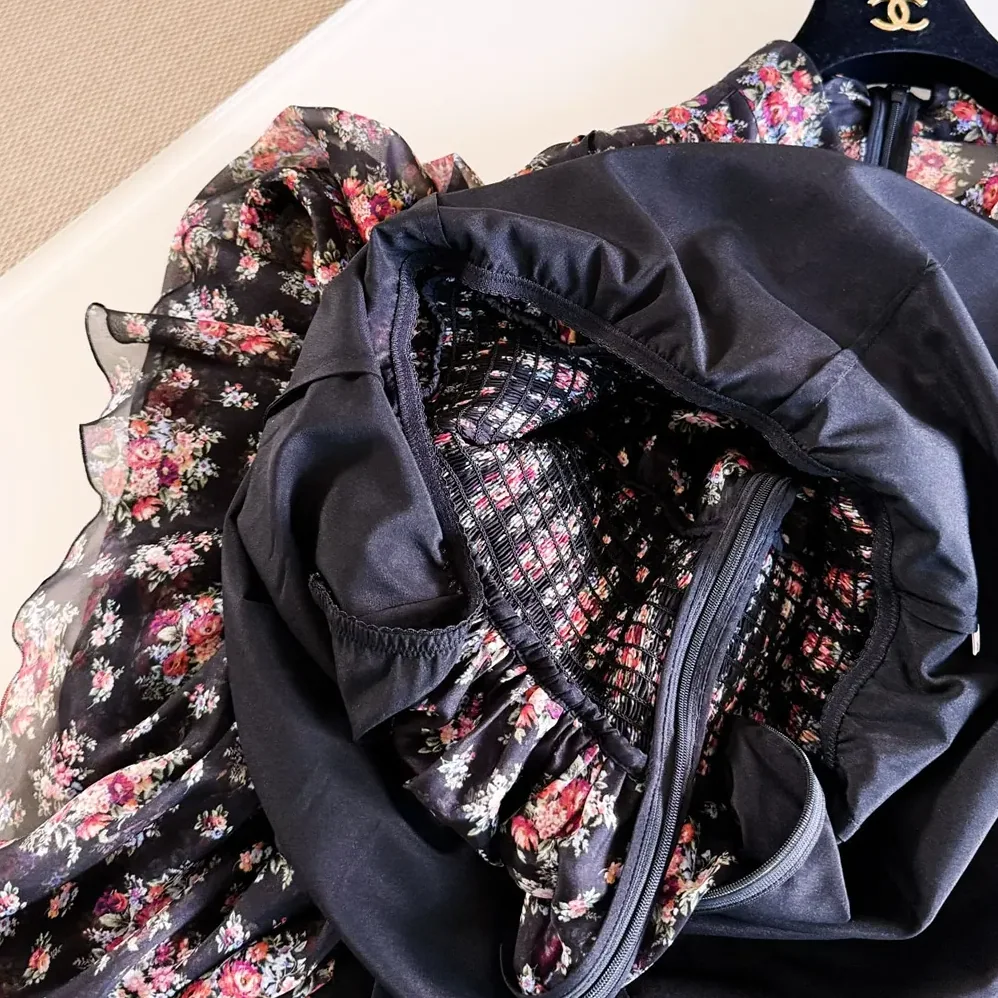 Dolce Gabbana D&G Small Flower Bouquets for Women in print Chiffon Dress Dolce Gabbana D&G Small Flower Bouquets for Women in print Chiffon Dress