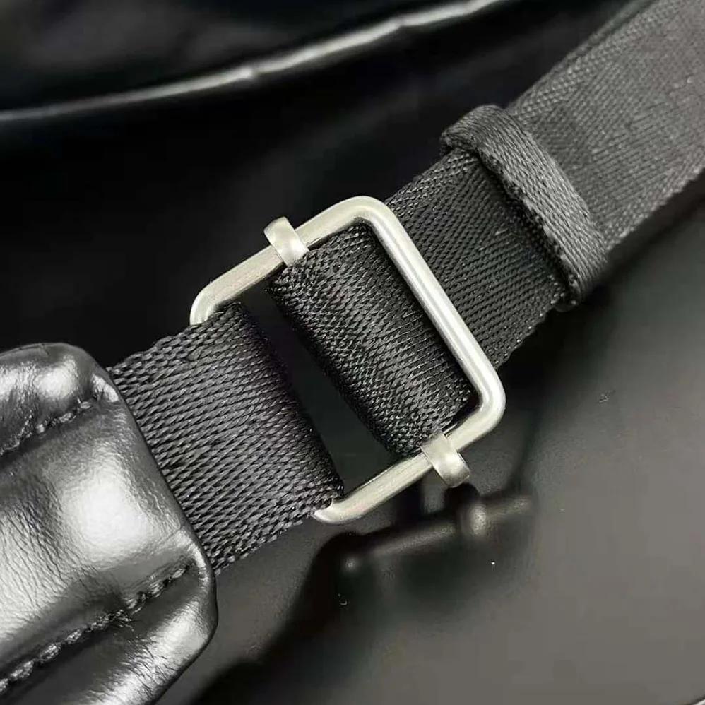 Bottega Veneta Medium Archetype Backpack Crafted from Supple Lambskin Leather for Men in Black
