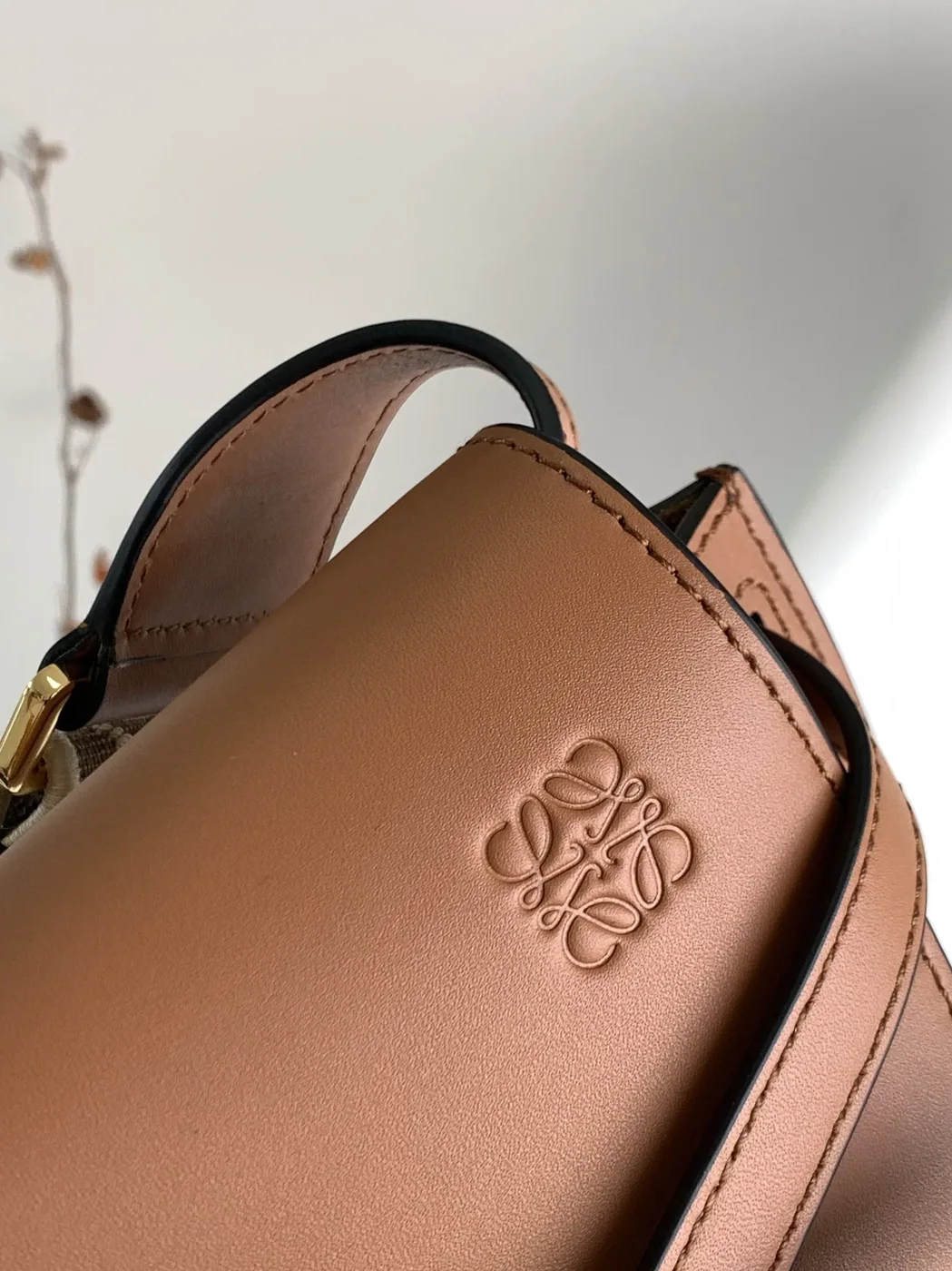 Loewe Gate Dual Mini Shoulder Bag / Brown Gold Hardware A650N46X13 Loewe Gate Dual Mini Shoulder Bag / Brown Gold Hardware A650N46X13