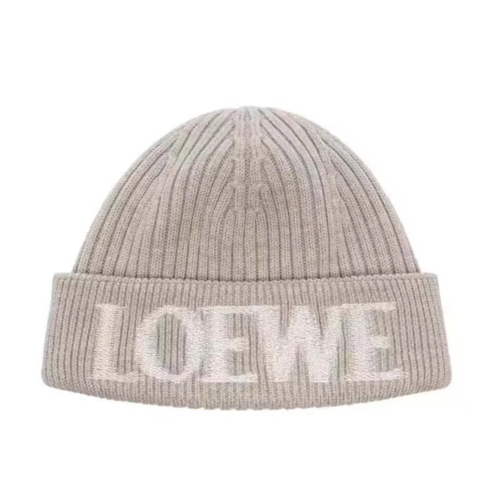 Loewe LOEWE Beanie in Wool for Unisex in Silver Loewe LOEWE Beanie in Wool for Unisex in Silver