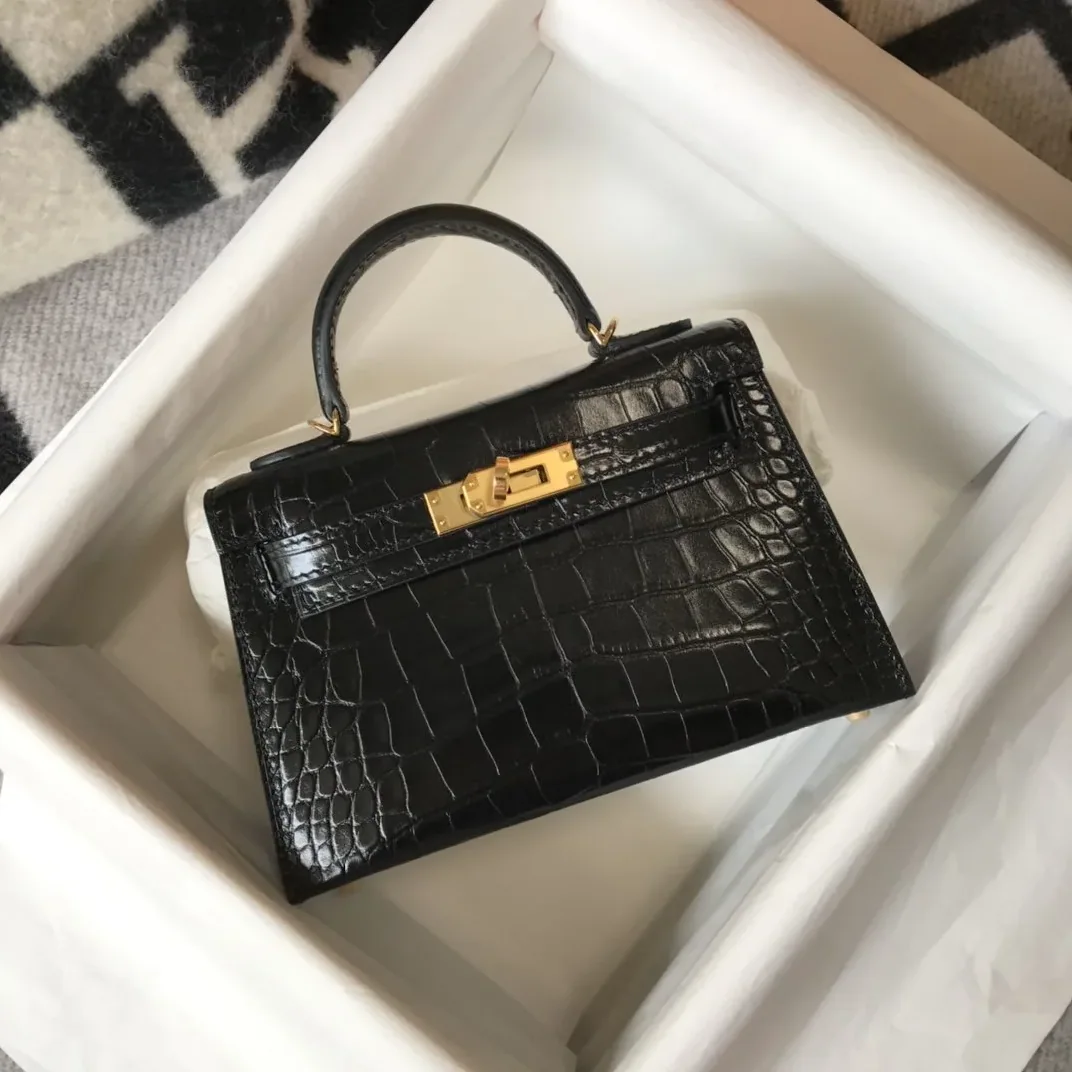 Hermes Kelly Black Gold Toned Hardware / Hermes Kelly Black Gold Toned Hardware /