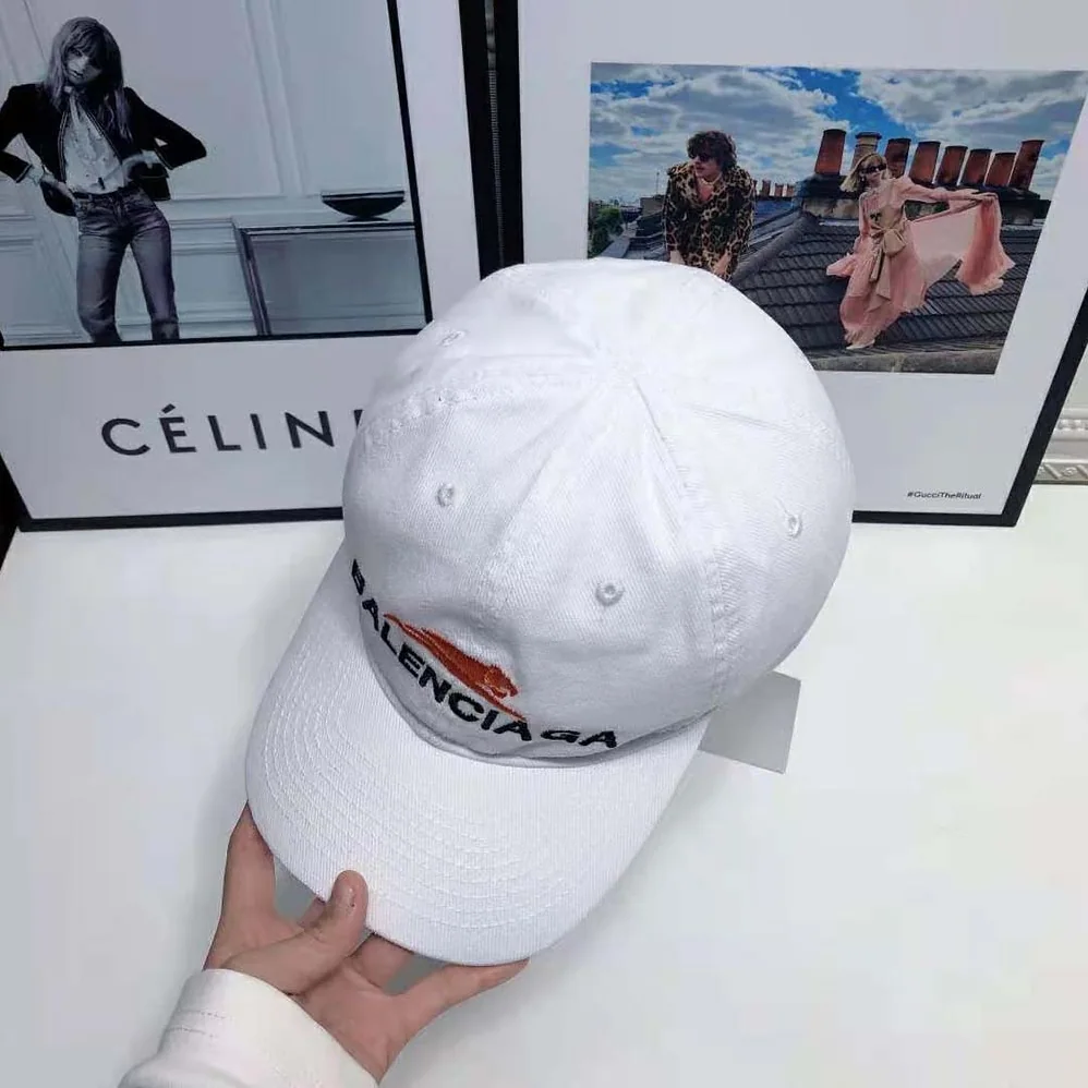 Balenciaga Year Of The Tiger Cap in White and Black Cotton Drill for Women Balenciaga Year Of The Tiger Cap in White and Black Cotton Drill for Women