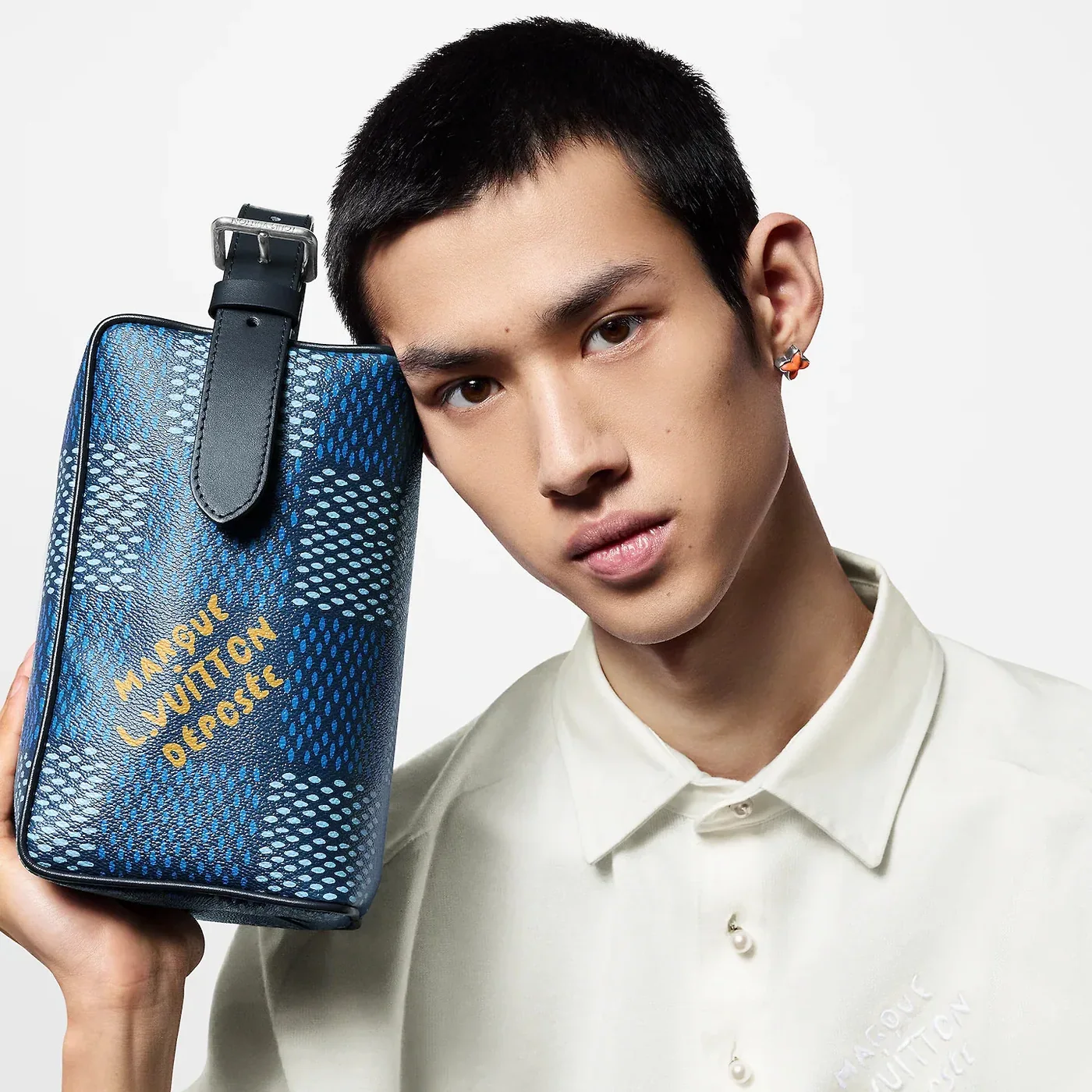 Louis Vuitton Locker Dopp Kit Blue 9.1 Inches/