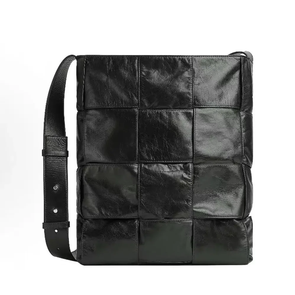 Bottega Veneta Arco Hobo Bag in Calfskin Leather for Unisex in Black Bottega Veneta Arco Hobo Bag in Calfskin Leather for Unisex in Black