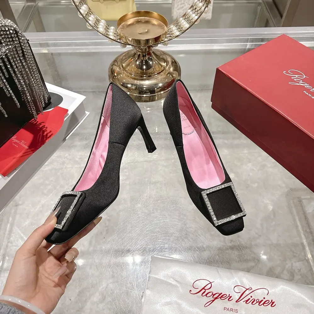 Roger Vivier Trompette Pumps in Satin for Women in Black