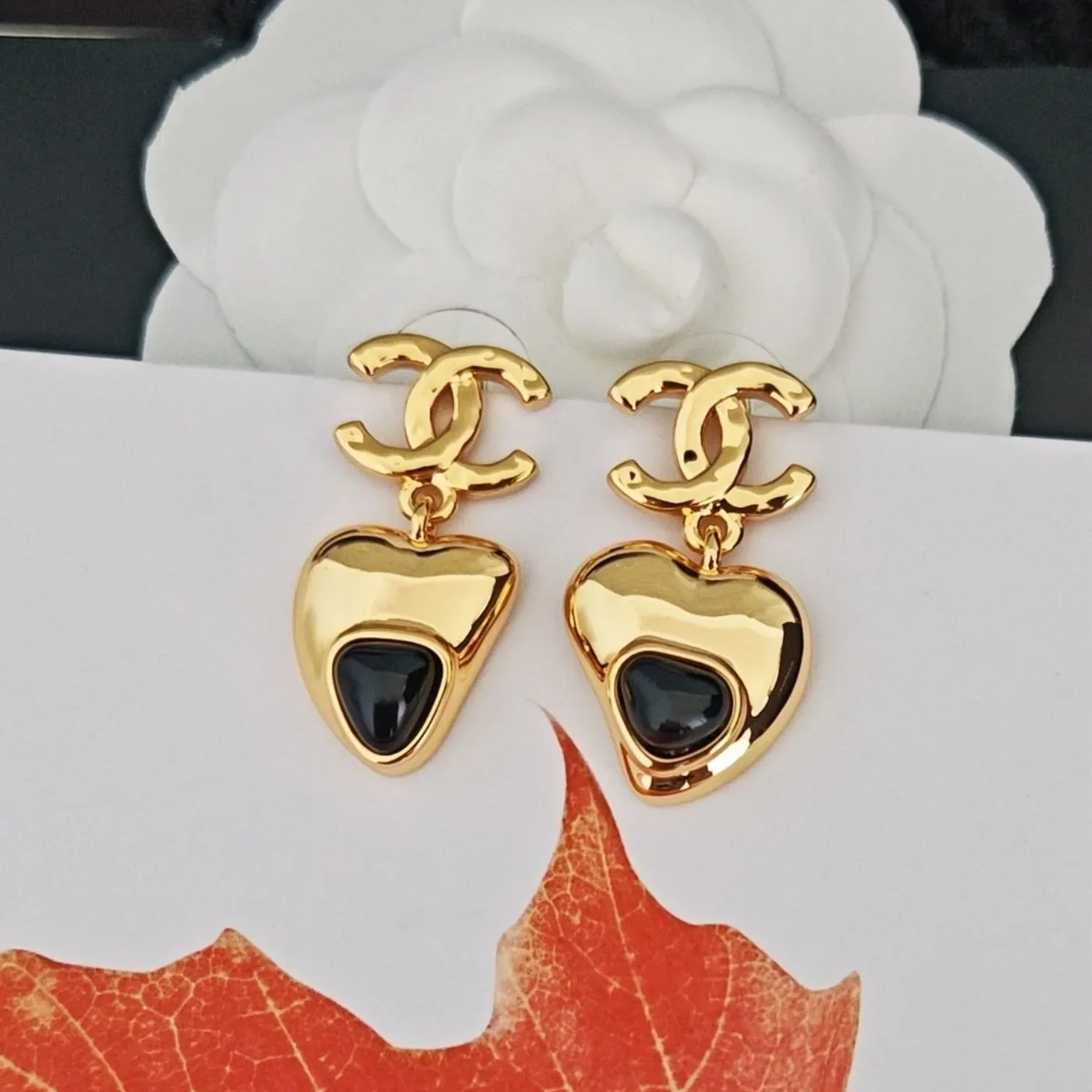 Chanel Heart Drop Earrings Gold in Toned Metal Chanel Heart Drop Earrings Gold in Toned Metal