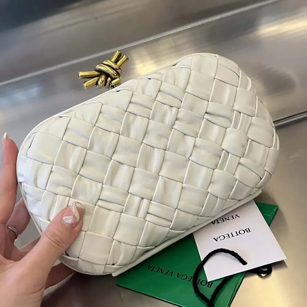 Bottega Veneta Knot Minaudière Clutch in Calfskin Leather for Women in White Bottega Veneta Knot Minaudière Clutch in Calfskin Leather for Women in White