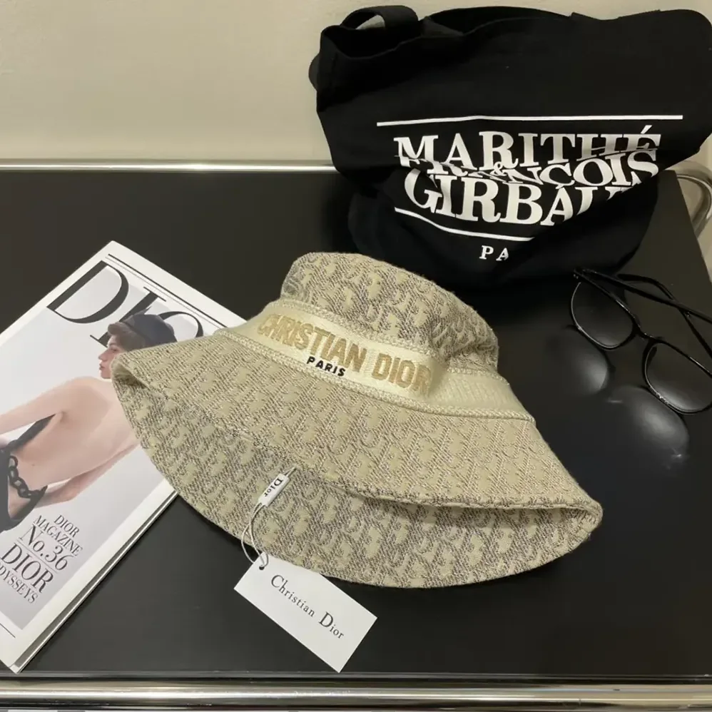 Dior D-Bobby Dior Oblique Small Brim Bucket Hat White and Gold for Unisex in Tone Embroidery Dior D-Bobby Dior Oblique Small Brim Bucket Hat White and Gold for Unisex in Tone Embroidery