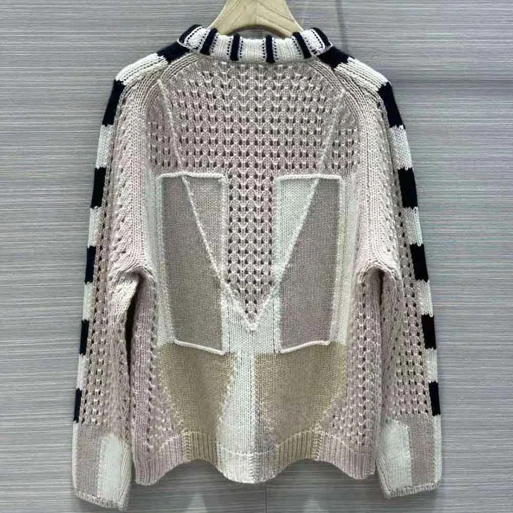 Chloe Graphic Knit Sweater for Women in Beige Chloe Graphic Knit Sweater for Women in Beige