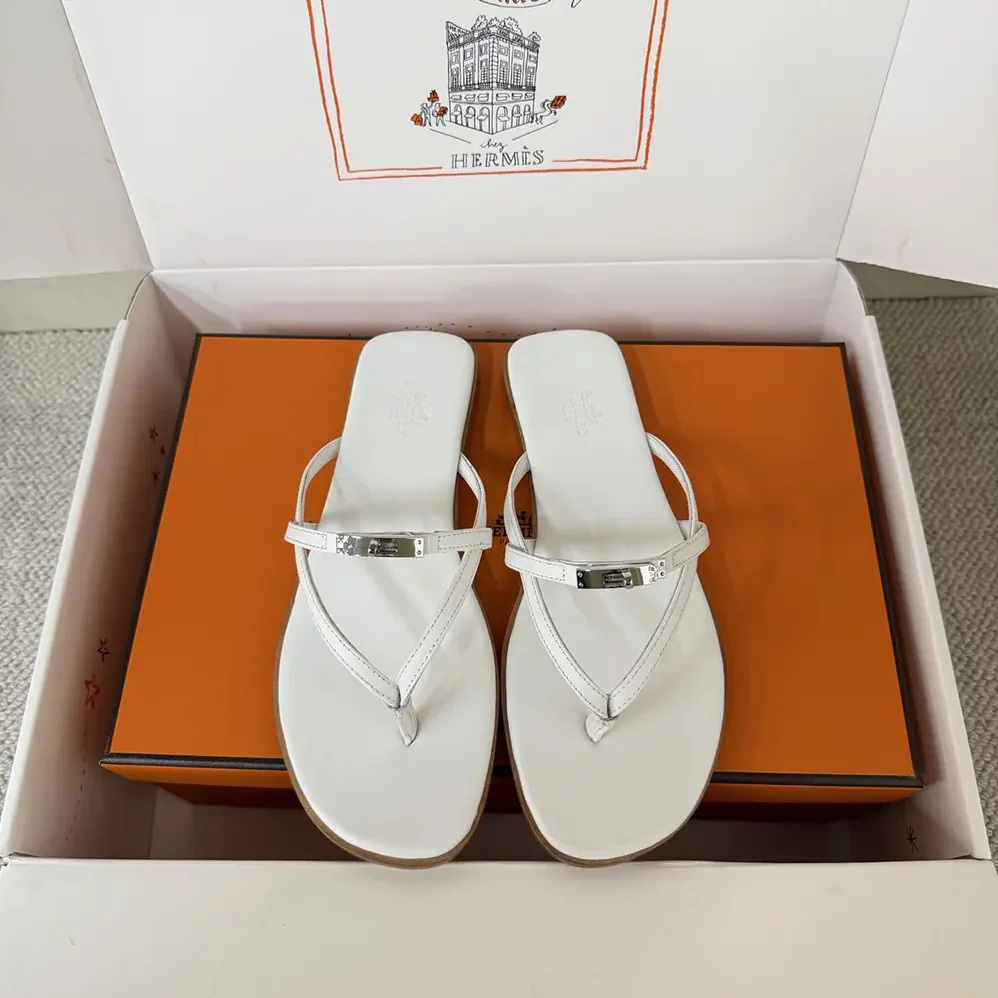 Hermes Miss Sandal in Calfskin for Women in White Hermes Miss Sandal in Calfskin for Women in White
