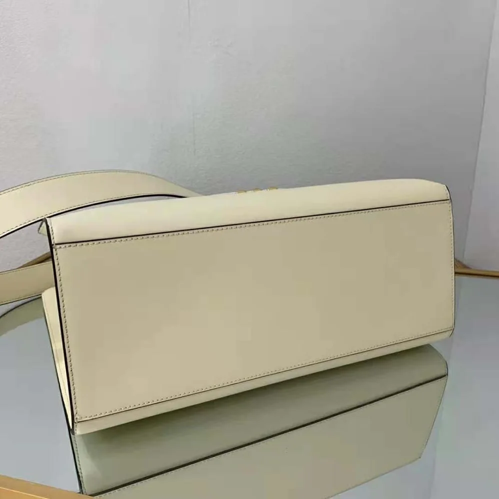 Fendi Sunshine Medium White Leather Shopper for Women