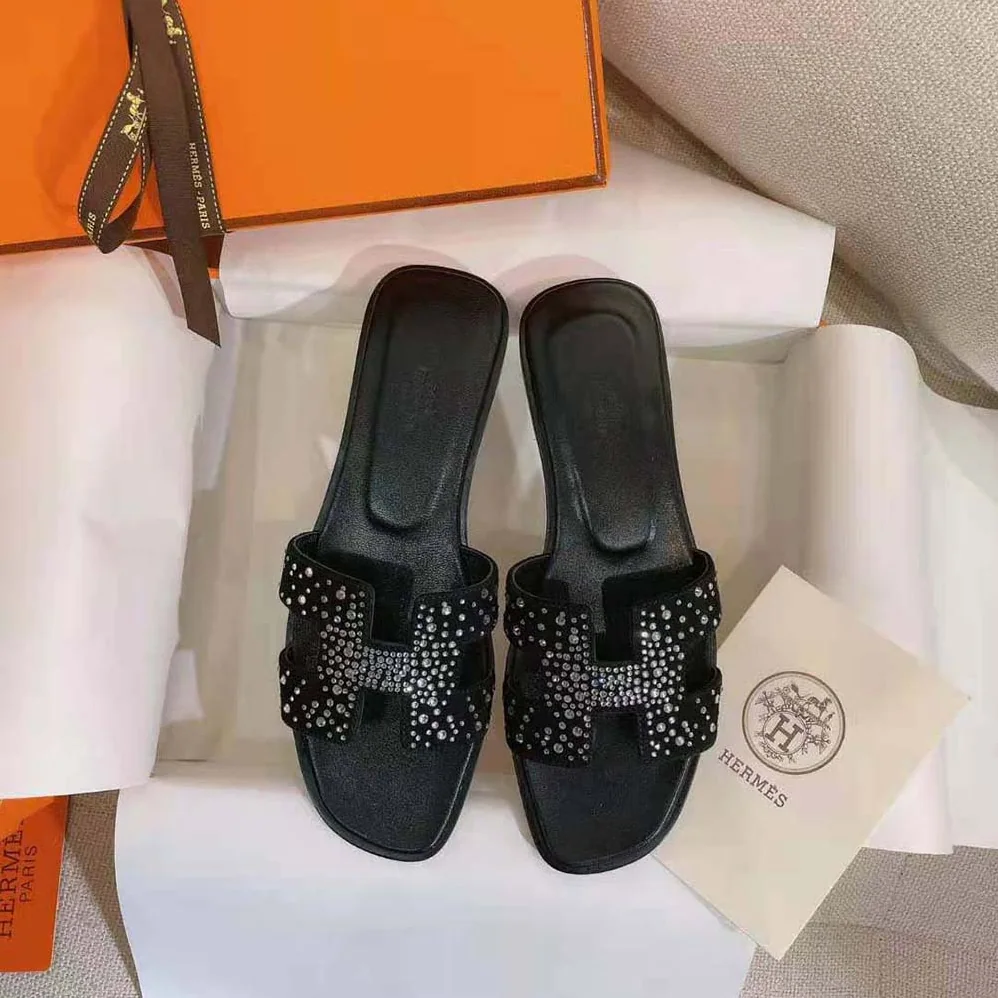 Hermes Oasis Sandal in Suede Goatskin for Women in Black Hermes Oasis Sandal in Suede Goatskin for Women in Black