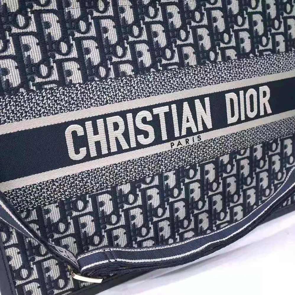 Dior Medium Dior Book Tote Blue Dior Oblique Embroidery and Calfskin for Women Dior Medium Dior Book Tote Blue Dior Oblique Embroidery and Calfskin for Women
