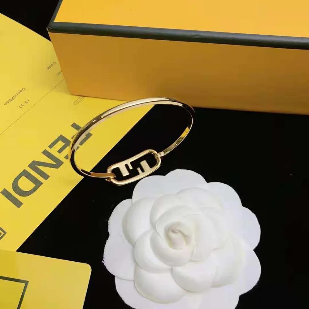 Fendi O Lock Bracelet Gold for Women in Colored Bracelet Fendi O Lock Bracelet Gold for Women in Colored Bracelet